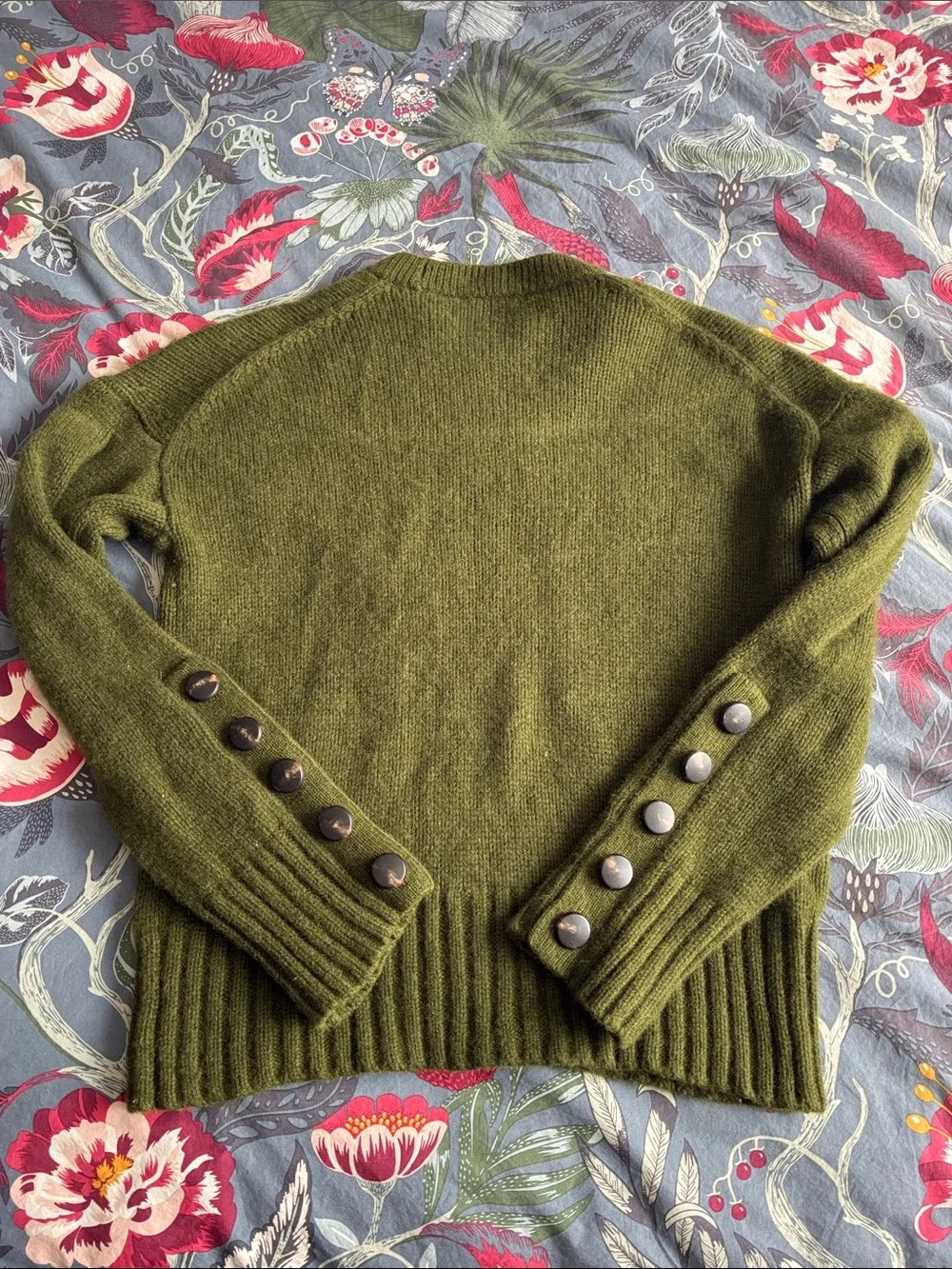 La Maille Sezane Women’s Olive Green Button-Sleeve Crewneck Sweater - Picture 3 of 7